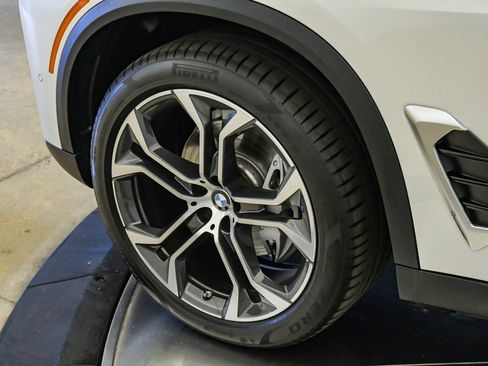Used 2026 BMW X5 sDrive40i w/ Premium Package RWD image 10