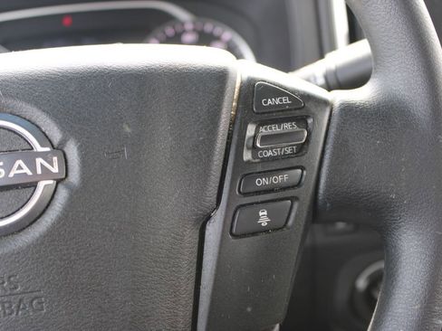 Used 2025 Nissan Frontier SV image 21