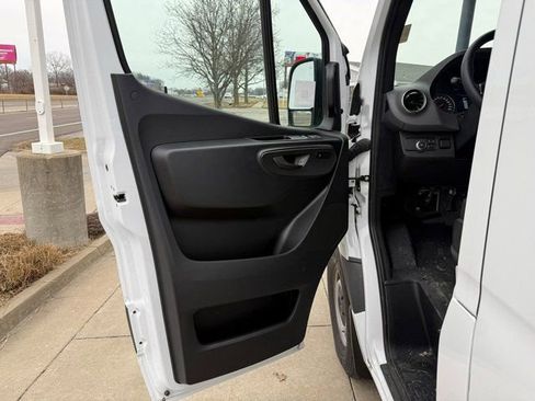 New 2025 Mercedes-Benz Sprinter 2500 image 9