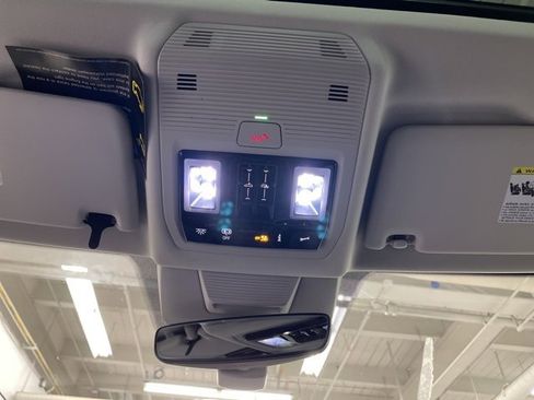 New 2026 Volkswagen Tiguan SE image 25