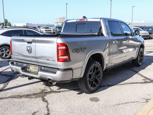 Used 2022 RAM 1500 Laramie AWD/4WD image 4