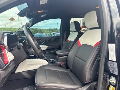 Used 2024 GMC Canyon AT4X AWD/4WD image 12