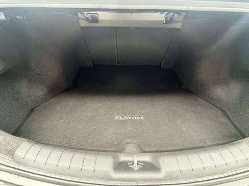 Used 2019 Hyundai Elantra SEL w/ Cargo Package FWD image 5