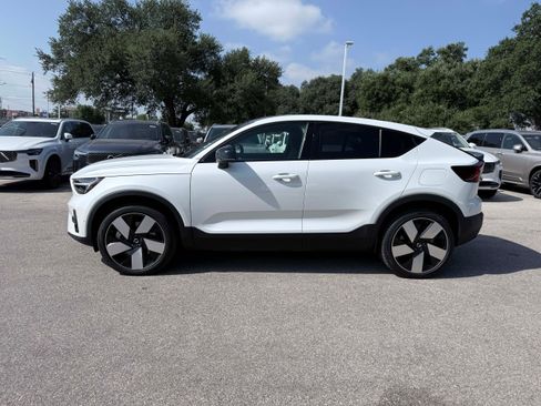 Certified 2023 Volvo C40 P8 Recharge Ultimate w/ Protection Package Premier AWD/4WD image 3
