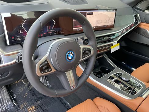 New 2026 BMW X5 xDrive50e w/ M Sport Package AWD/4WD image 10