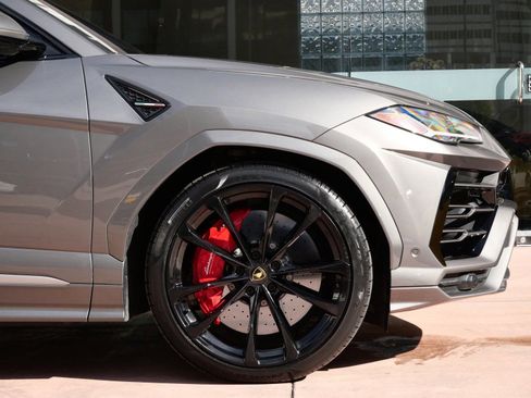 Used 2021 Lamborghini Urus image 9