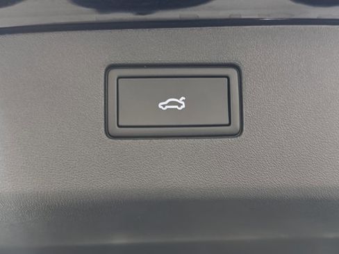 New 2026 Volkswagen Tiguan SE AWD/4WD image 13