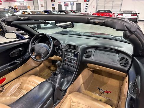 Used 2001 Chevrolet Corvette Convertible w/ Preferred Equipment Group2 RWD image 10