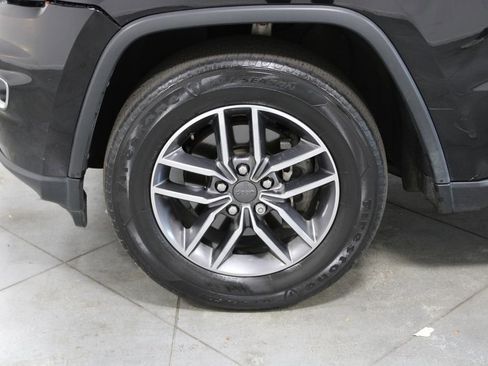 Used 2020 Jeep Grand Cherokee Limited w/ Luxury Group II image 19