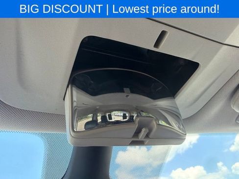 Used 2023 Chrysler Pacifica Touring-L FWD image 50