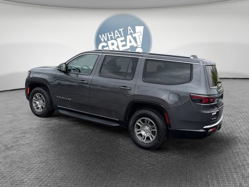 Used 2023 Jeep Wagoneer 4WD image 6
