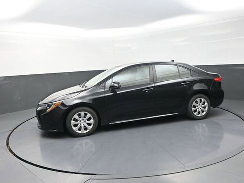 Used 2024 Toyota Corolla LE FWD image 44