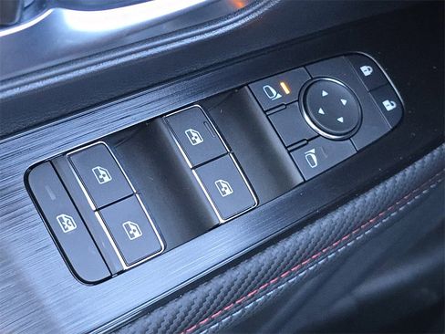 New 2026 Nissan Kicks SR image 16