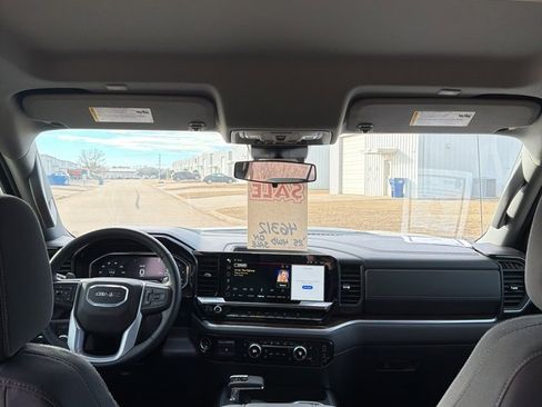 Used 2025 GMC Sierra 1500 Elevation image 48