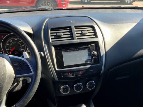 Used 2014 Mitsubishi Outlander Sport SE AWD/4WD image 6