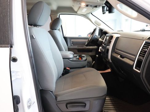 Used 2018 RAM 1500 Outdoorsman AWD/4WD image 30