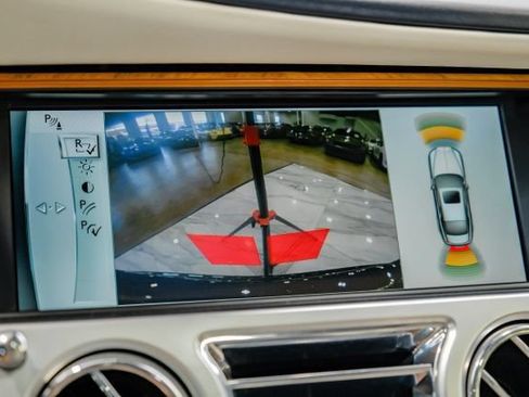Used 2017 Rolls-Royce Wraith RWD image 26