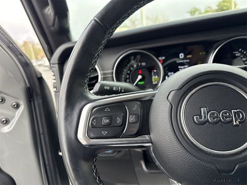 Used 2022 Jeep Wrangler Unlimited Sahara w/ Cold Weather Group image 15