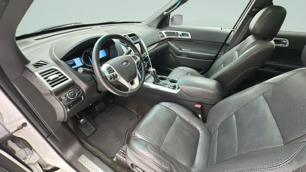 Used 2014 Ford Explorer Limited w/ Equipment Group 301A AWD/4WD image 11