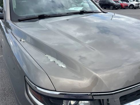 Used 2018 Chevrolet Suburban LT RWD image 19