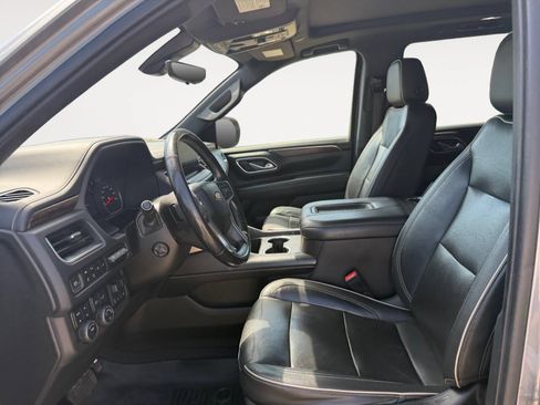 Used 2021 Chevrolet Suburban Premier w/ Premium Package AWD/4WD image 9