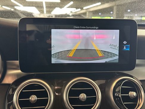 Used 2020 Mercedes-Benz GLC 300 image 6