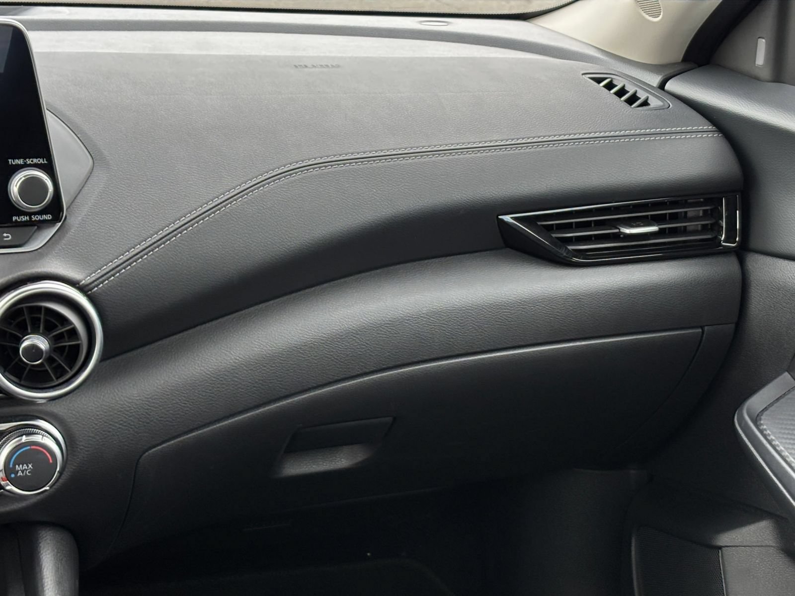 Used 2025 Nissan Sentra SV FWD image 33