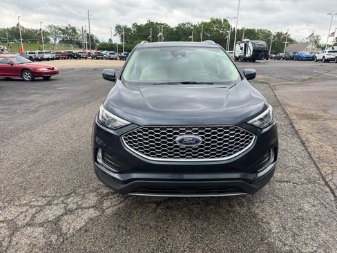Certified 2024 Ford Edge SEL w/ Convenience Package AWD/4WD image 2