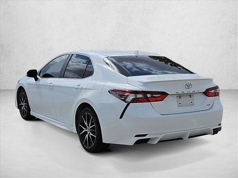 Used 2021 Toyota Camry SE image 7
