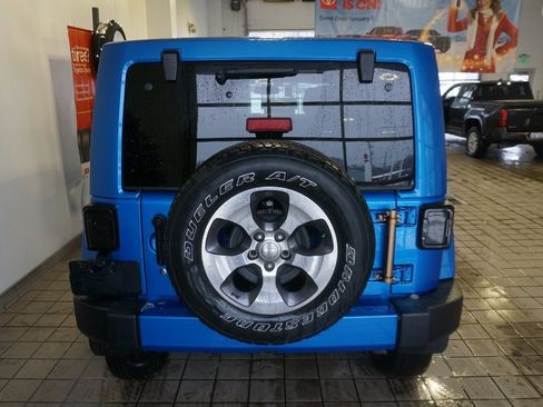 Used 2016 Jeep Wrangler Unlimited Sahara w/ Connectivity Group image 14