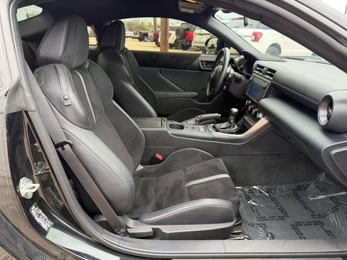 Used 2023 Toyota GR86 Premium w/ ALL Weather Mat Package (TMS) image 24