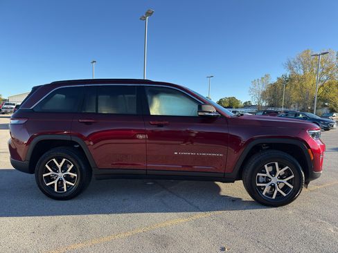 New 2025 Jeep Grand Cherokee Limited w/ Trailer Tow Package image 4