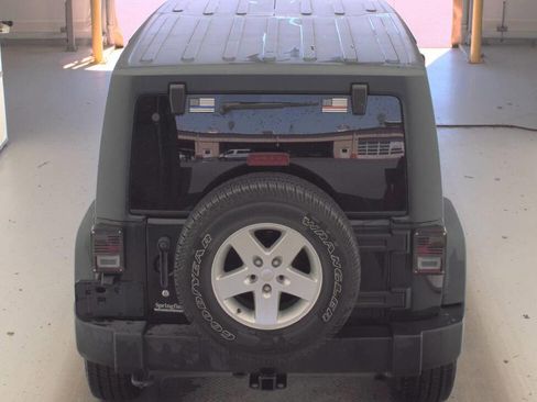 Used 2017 Jeep Wrangler Unlimited Sport w/ Quick Order Package 24S AWD/4WD image 7