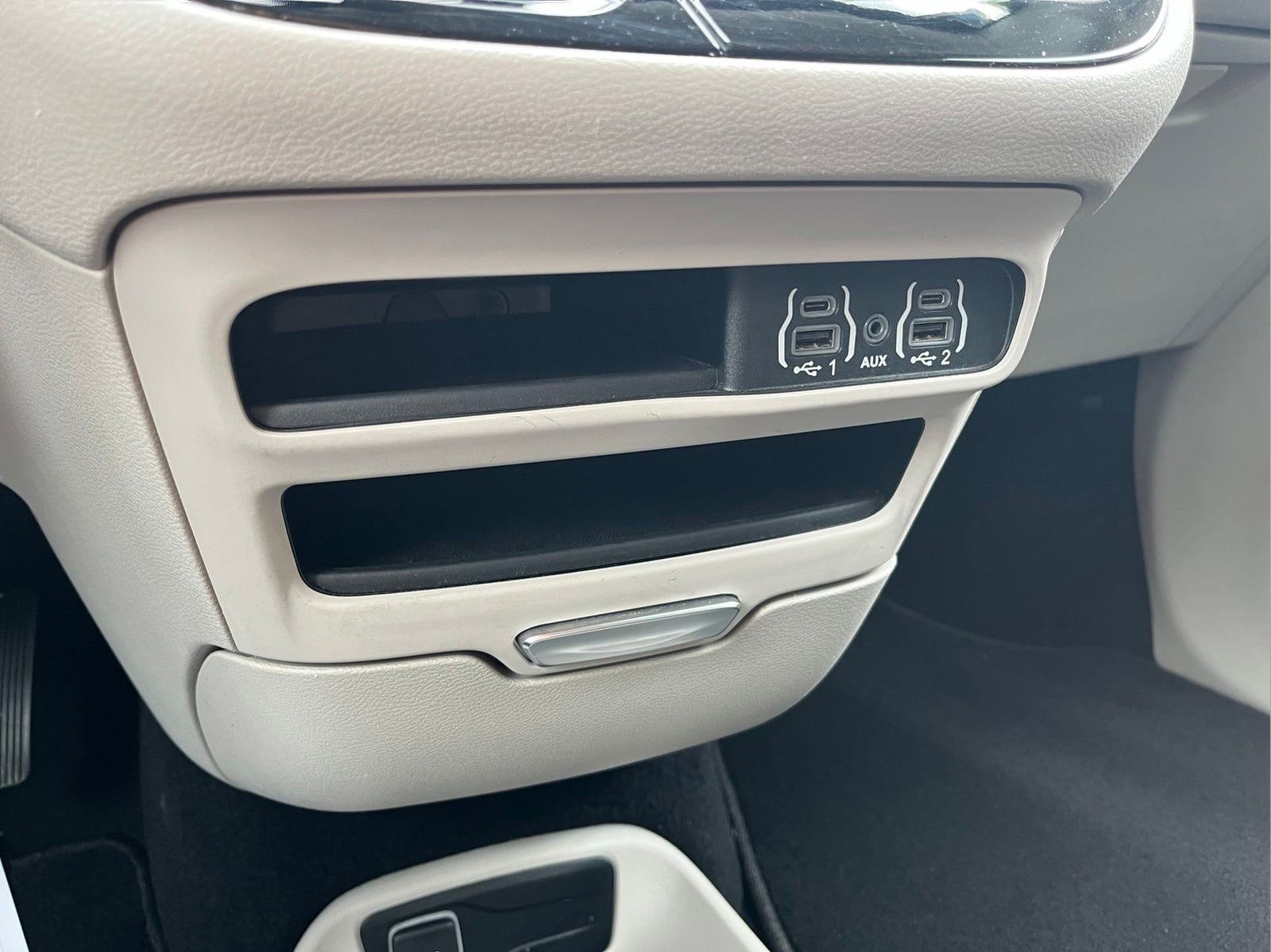 Used 2023 Chrysler Voyager LX FWD image 20