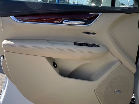 Used 2019 Cadillac XT5 Luxury FWD image 33