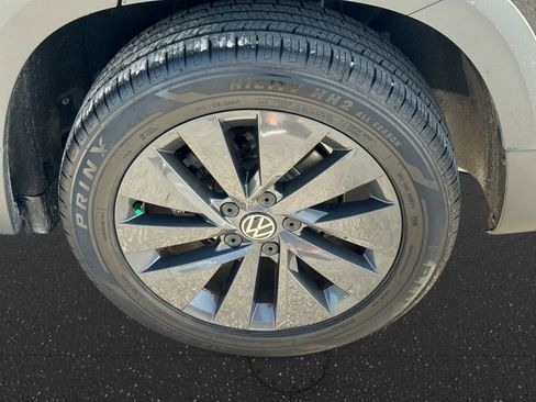 Certified 2024 Volkswagen Taos S FWD image 20