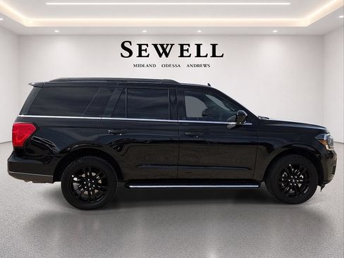 Used 2022 Ford Expedition XLT AWD/4WD image 5