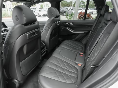 Used 2023 BMW X5 xDrive45e w/ Climate Comfort Package AWD/4WD image 34