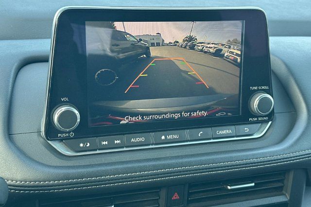 Used 2024 Nissan Rogue SV FWD image 22