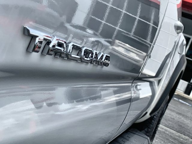 Certified 2019 Toyota Tacoma TRD Off-Road AWD/4WD image 43