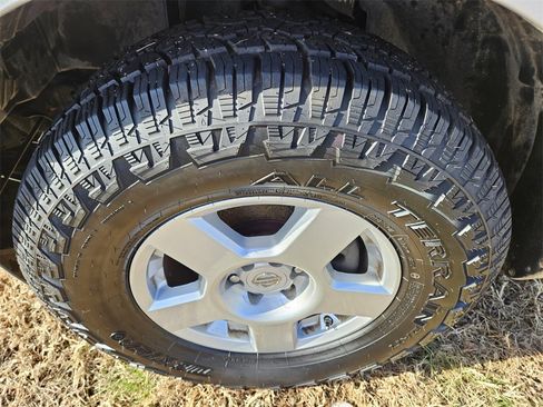 Used 2006 Nissan Frontier SE w/ (P01) Power Pkg image 19