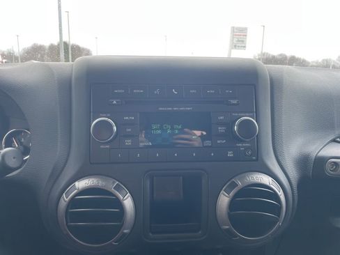 Used 2016 Jeep Wrangler Sport image 20