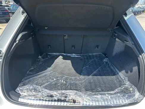 Certified 2025 Audi Q3 2.0T Premium w/ Convenience Package image 24
