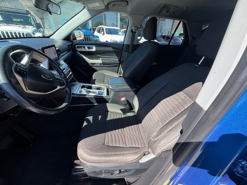 Used 2021 Ford Explorer XLT image 12