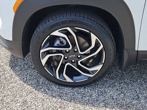 Used 2024 Chevrolet TrailBlazer RS w/ Convenience Package AWD/4WD image 26
