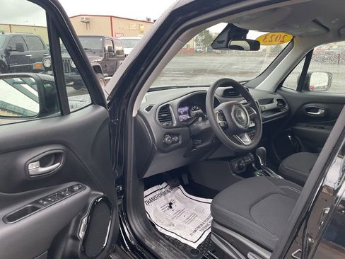 Certified 2023 Jeep Renegade Altitude AWD/4WD image 2