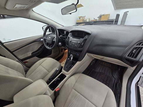 Used 2017 Ford Focus SE FWD image 16