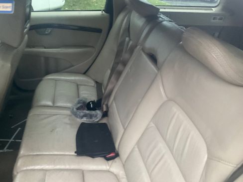 Used 2008 Volvo XC70 3.2 image 21