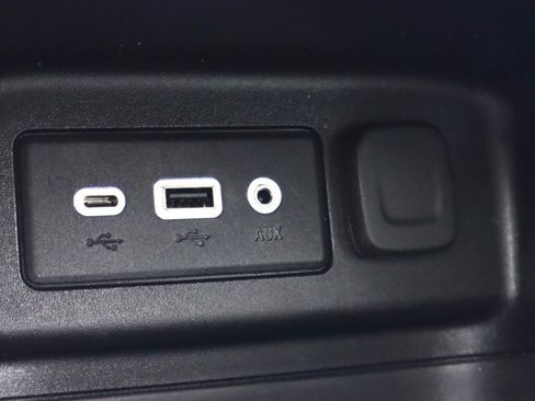 Used 2021 Chevrolet Equinox LT FWD image 22