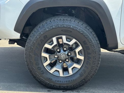 Certified 2023 Toyota Tacoma TRD Off-Road w/ Technology Package RWD image 34